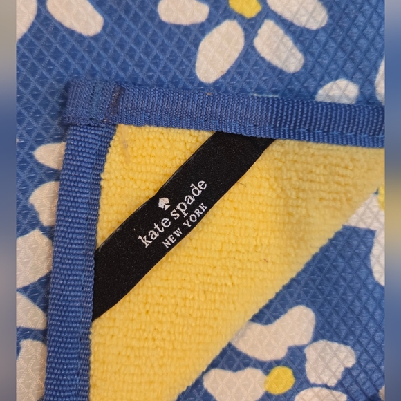 Kate Spade - NEW Set of 2 Blue & Yellow Reversible Floral Drying Mats - Picture 2 of 4